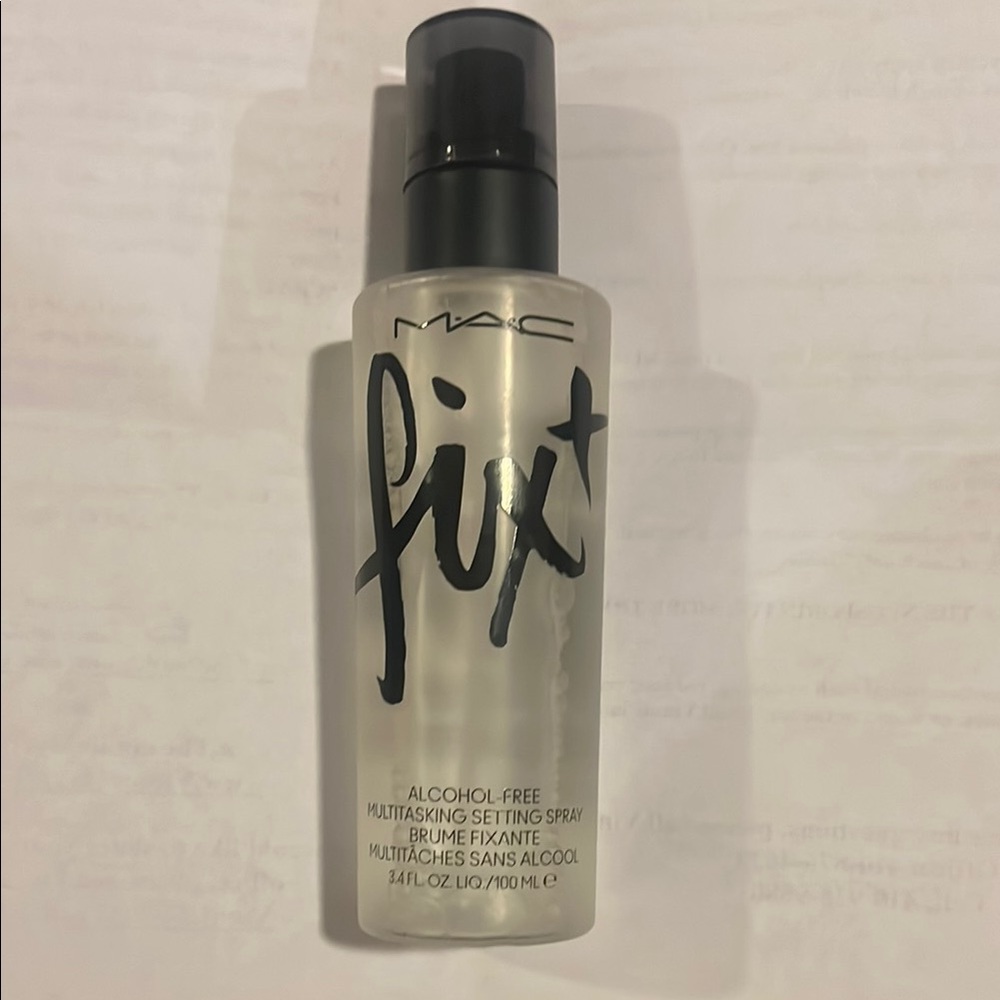 MAC Cosmetics White Setting spray for a Flawless Finish